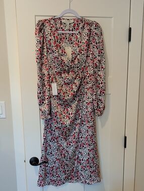 3/$75 NWT size 4 Pink Heart Long-Sleeve Midi Dress